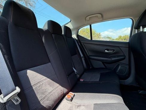 Used 2022 Nissan Sentra SR w/ Electronics Package image 17