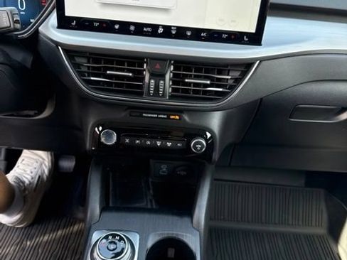 Used 2023 Ford Escape Platinum w/ Premium Technology Package AWD/4WD image 9