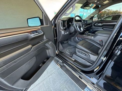 Used 2025 GMC Sierra 1500 SLT w/ SLT Premium Plus Package image 13