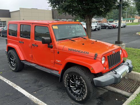 Used 2015 Jeep Wrangler Unlimited Sahara w/ Trailer Tow Group AWD/4WD image 7