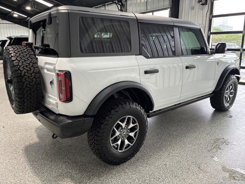 Used 2023 Ford Bronco Badlands AWD/4WD image 3