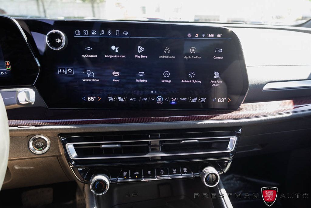 Used 2025 Chevrolet Traverse RS FWD image 31