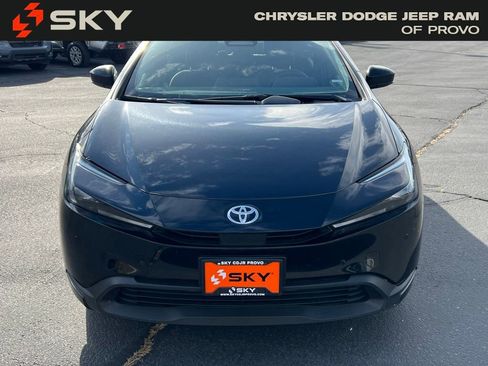 Used 2024 Toyota Prius LE image 5