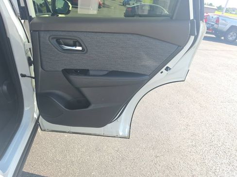 Used 2023 Nissan Rogue SV AWD/4WD image 28