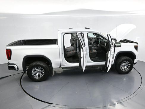 Used 2023 GMC Sierra 1500 AT4 w/ AT4 Premium Package AWD/4WD image 44