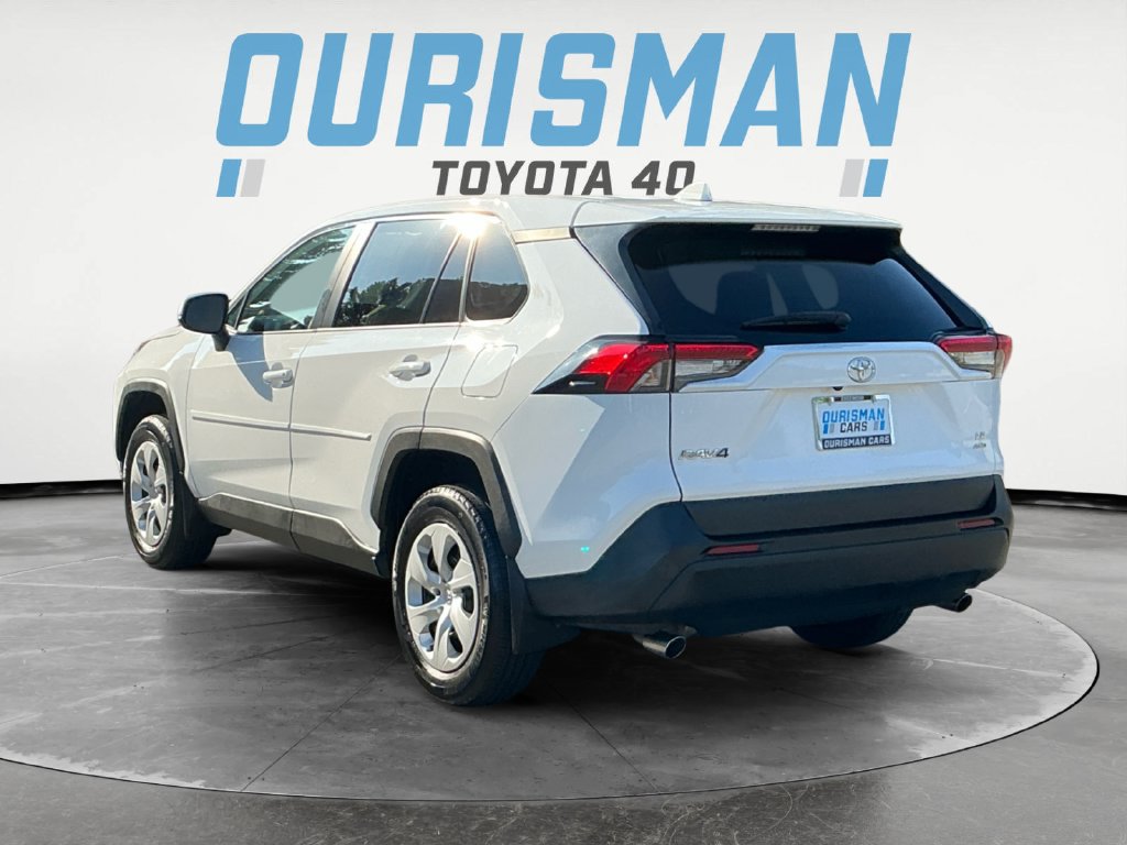 Used 2025 Toyota RAV4 LE AWD/4WD image 5