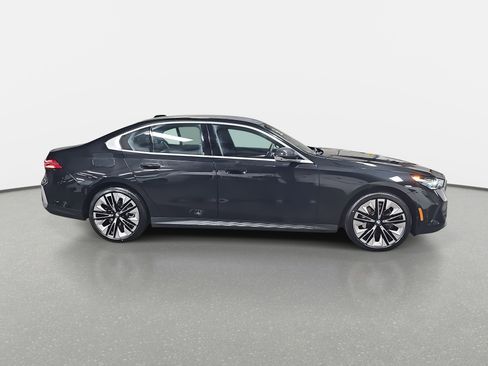 New 2026 BMW 530i xDrive 530i xDrive w/ Premium Package image 3