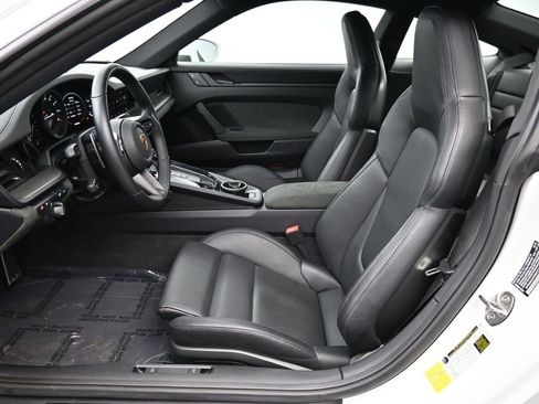 Used 2024 Porsche 911 Carrera GTS image 7
