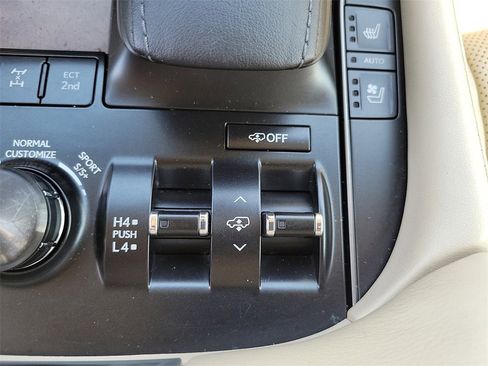 Used 2017 Lexus LX 570 4WD image 20