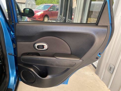 Used 2016 Kia Soul + w/ Designer's Package FWD image 17