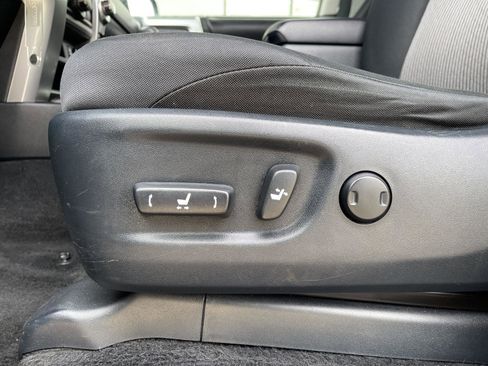 Used 2017 Toyota 4Runner SR5 AWD/4WD image 13