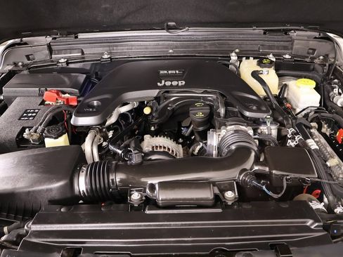 Used 2018 Jeep Wrangler Sport image 18