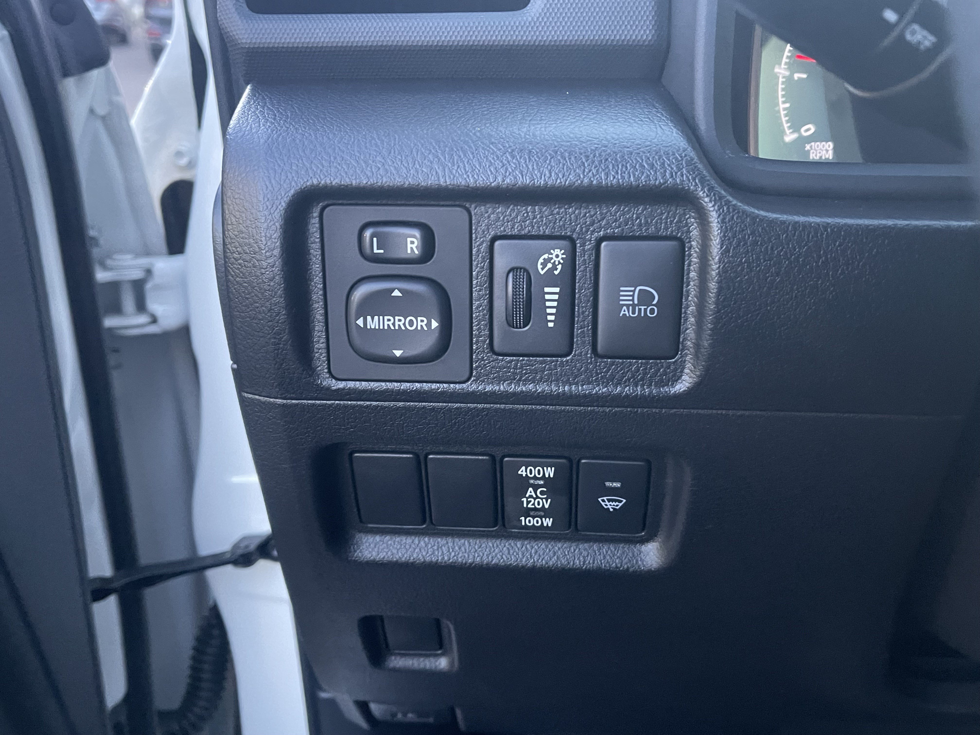 Used 2022 Toyota 4Runner SR5 AWD/4WD image 25
