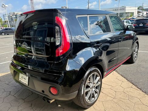 Used 2018 Kia Soul ! w/ Tech Package FWD image 7