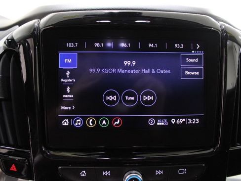 Used 2020 Chevrolet Traverse LT w/ LT Premium Package image 3