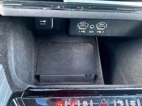 Used 2024 Jeep Wagoneer L Series II w/ Flexible Seating Group AWD/4WD image 15