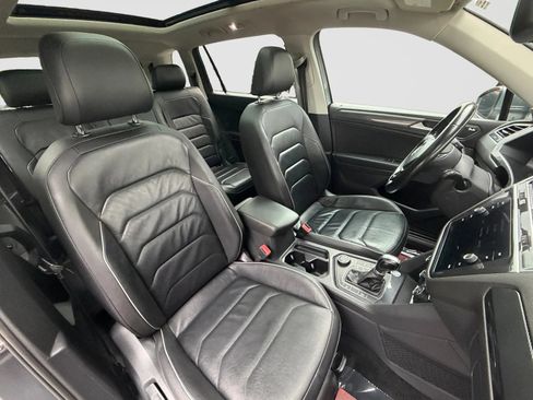 Used 2019 Volkswagen Tiguan SEL Premium w/ 3rd Row Seat Package AWD/4WD image 23