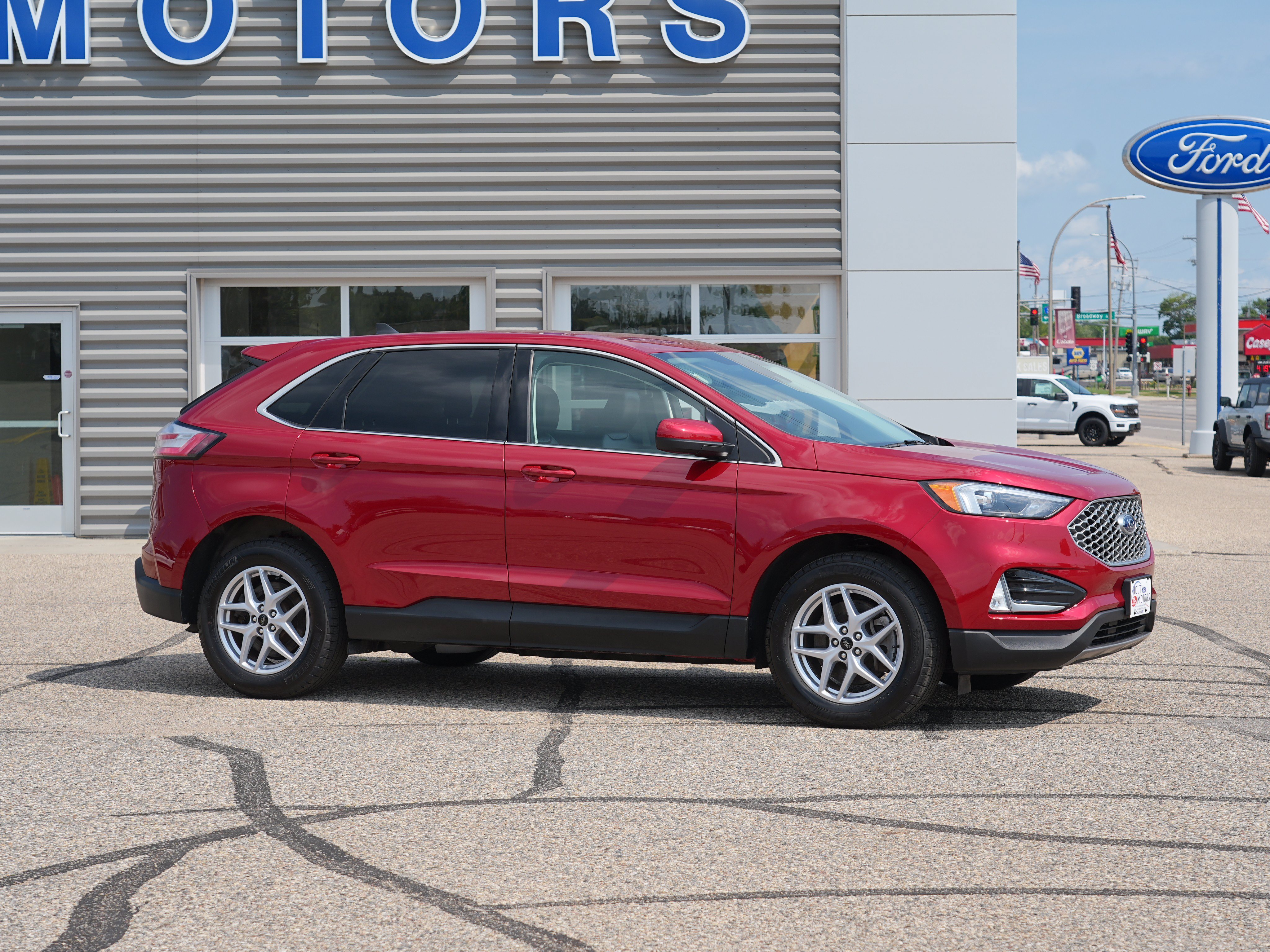 Used 2023 Ford Edge SEL w/ Convenience Package AWD/4WD image 2