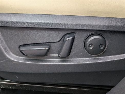 Used 2021 INFINITI QX50 Sensory image 11