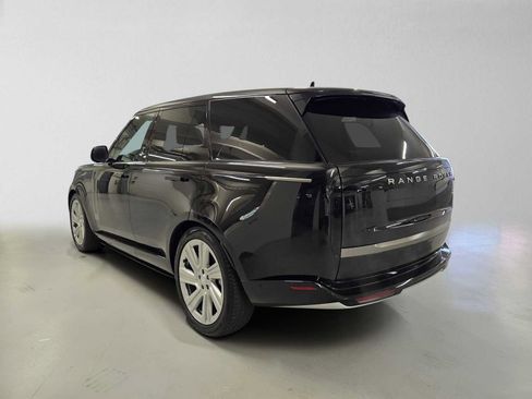 Used 2023 Land Rover Range Rover SE AWD/4WD image 3
