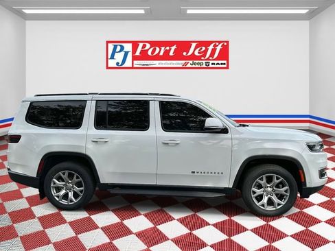 Used 2022 Jeep Wagoneer Series II image 4