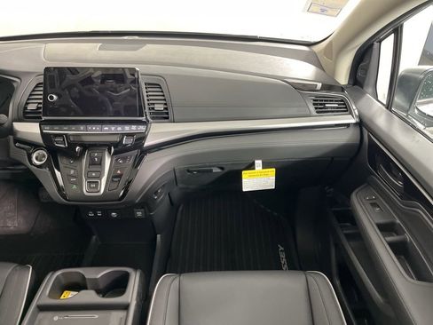 New 2026 Honda Odyssey Touring image 24