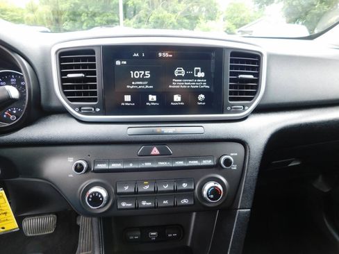 Used 2021 Kia Sportage LX AWD/4WD image 11