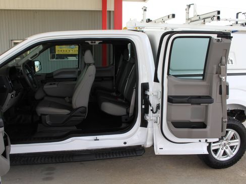 Used 2018 Ford F150 XL w/ Equipment Group 101A Mid AWD/4WD image 40