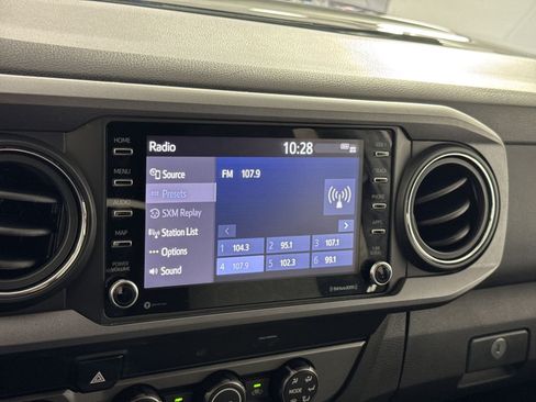 Used 2020 Toyota Tacoma TRD Off-Road w/ Technology Package AWD/4WD image 18