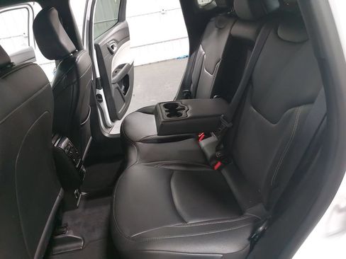 Used 2025 Jeep Compass Limited AWD/4WD image 13