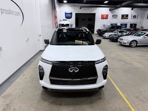 Used 2025 INFINITI QX80 Autograph w/ Premium Cargo Package AWD/4WD image 2