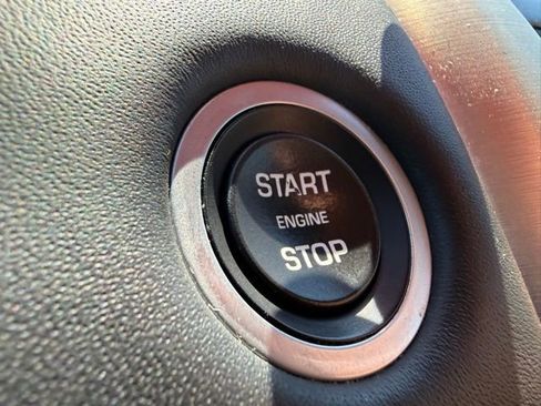 Used 2018 Land Rover Discovery HSE Luxury image 26