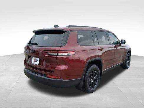New 2025 Jeep Grand Cherokee L Laredo image 5