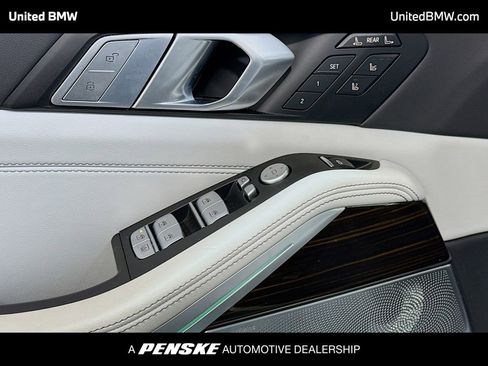Used 2026 BMW X7 xDrive40i AWD/4WD image 3