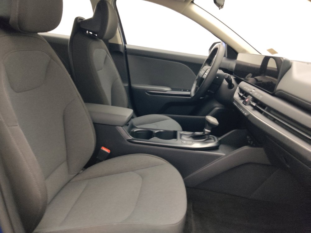 Used 2025 Kia K4 FWD image 21