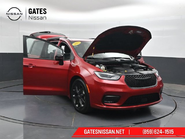 Used 2025 Chrysler Pacifica Limited FWD image 62