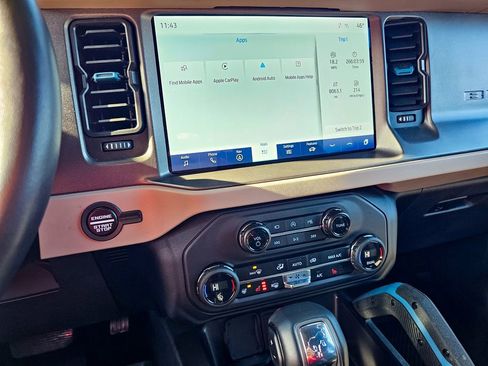 Used 2024 Ford Bronco Wildtrak image 18