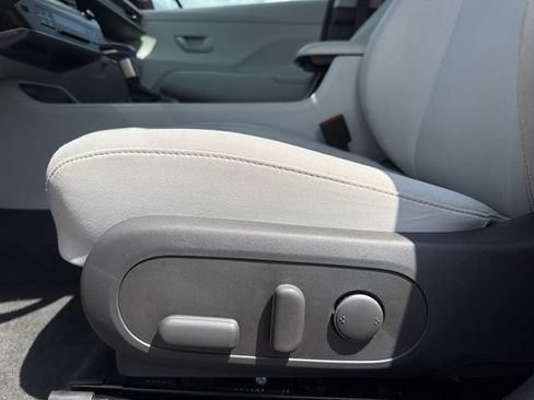 Used 2025 Hyundai Kona SEL AWD/4WD image 14