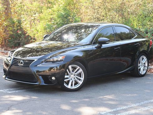 Used 2016 Lexus IS 300 AWD image 4