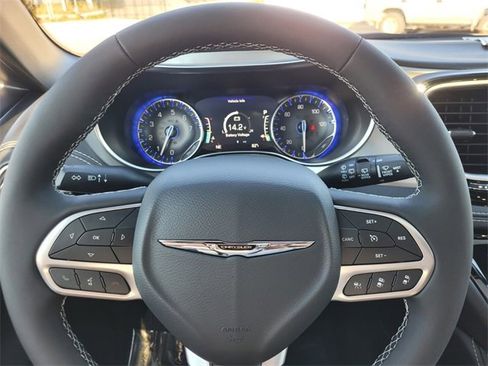 New 2026 Chrysler Pacifica Limited w/ Trailer Tow Group image 30