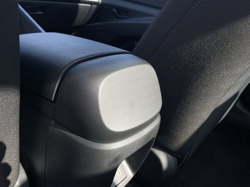 Used 2025 Hyundai Elantra Sport image 26