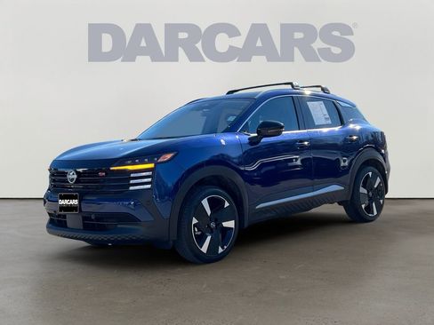 Used 2026 Nissan Kicks SR w/ SR Premium Package image 2