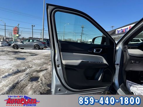 Used 2025 Jeep Compass Limited image 50