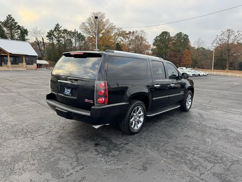 Used 2011 GMC Yukon XL Denali image 6
