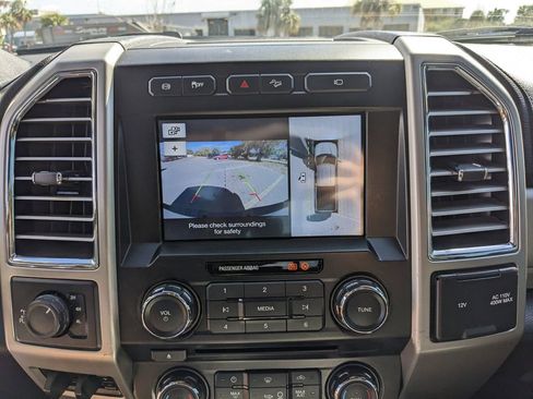 Used 2017 Ford F250 Lariat w/ Chrome Package image 24