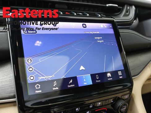 Used 2023 Jeep Grand Cherokee 4WD 4xe w/ Luxury Tech Group II image 20