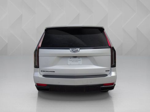 Certified 2022 Cadillac Escalade Sport Platinum w/ Heavy-Duty Trailer Package AWD/4WD image 4