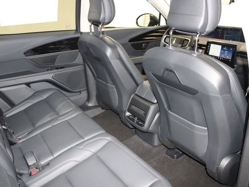 New 2026 Lincoln Nautilus Premier image 32