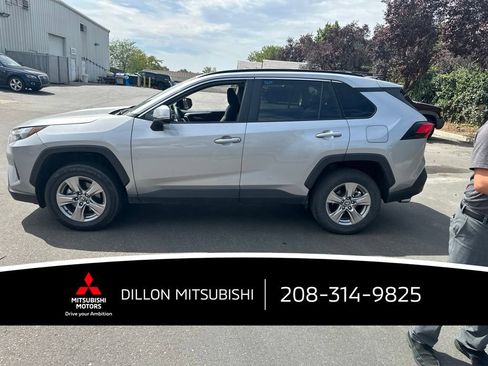 Used 2025 Toyota RAV4 XLE AWD/4WD image 7
