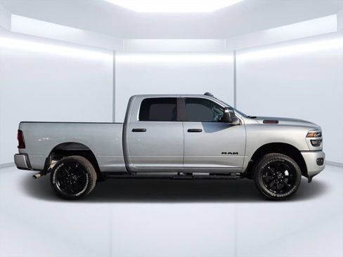 Used 2026 RAM 2500 Big Horn AWD/4WD image 2